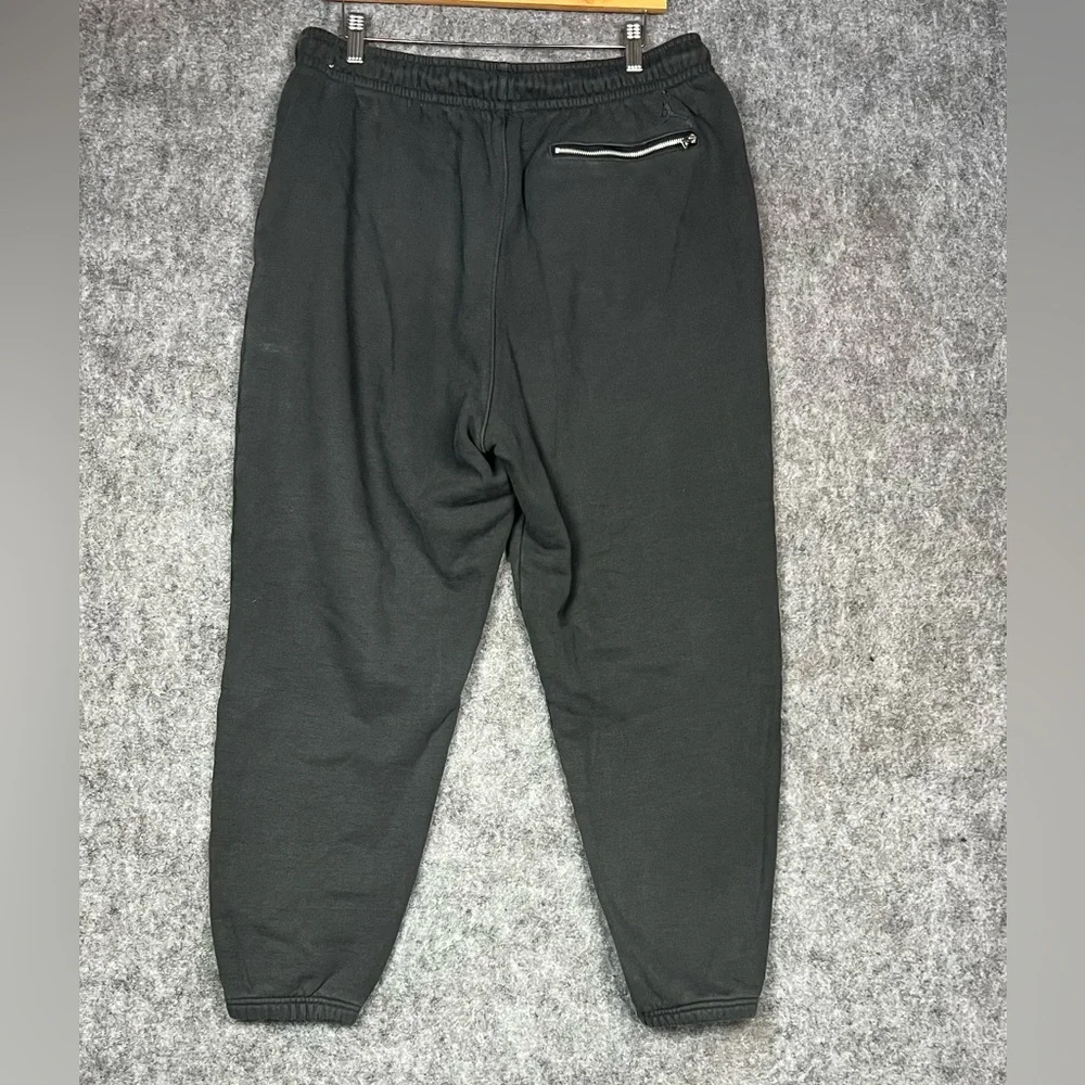 Vintage Jordan Men's Black Joggers with Houston Cougars Logo Size XL